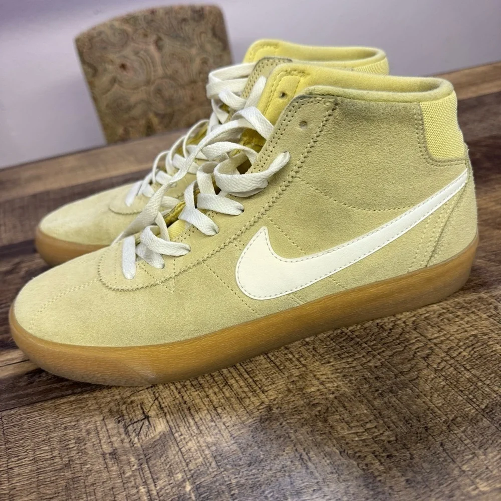 Nike (WMNS) Nike Bruin High SB 'Lemon Wash Gum' DR0126 Size 11/ Men 9.5